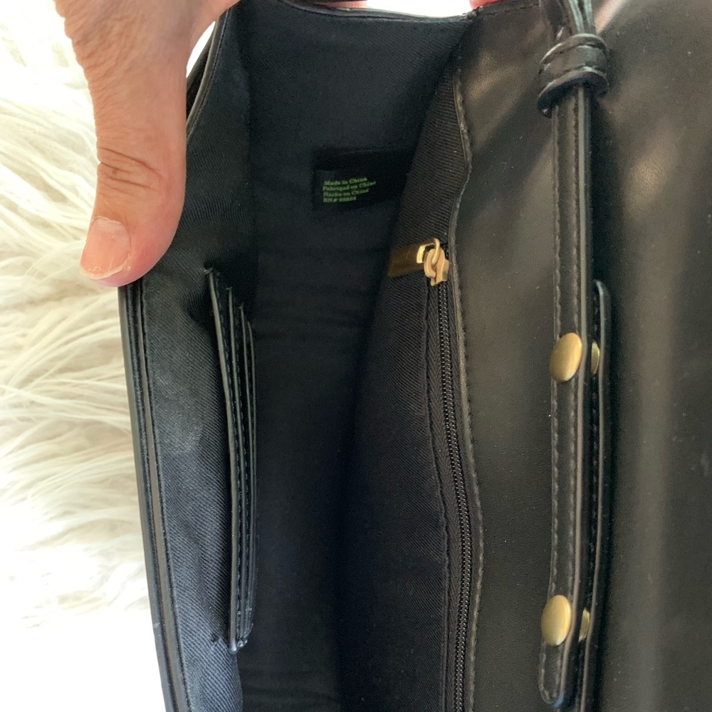 Sam Edelman Dinah Half Moon Top Handle Purse - Blk View 6